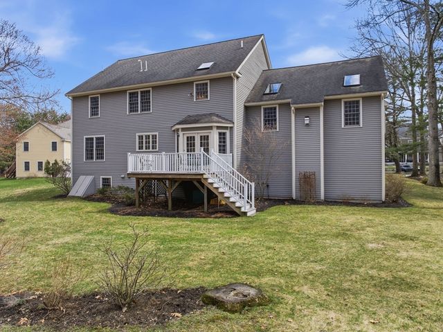 1 Selfridge Rd, Bedford, MA 01730