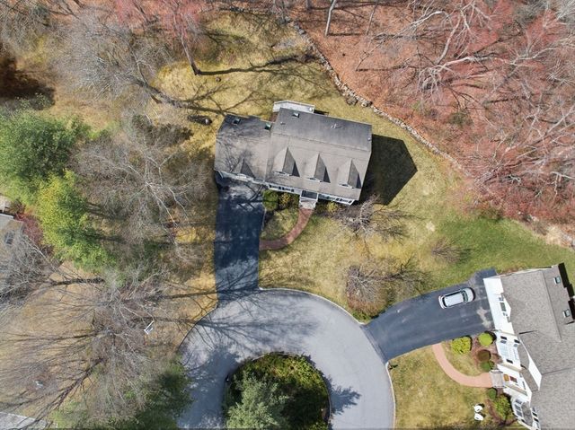 1 Selfridge Rd, Bedford, MA 01730