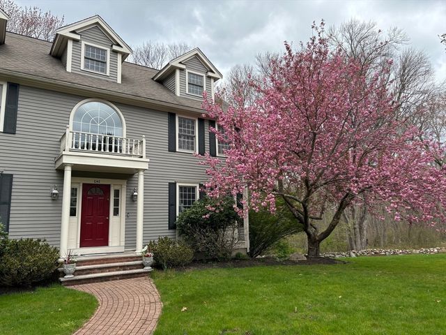 1 Selfridge Rd, Bedford, MA 01730