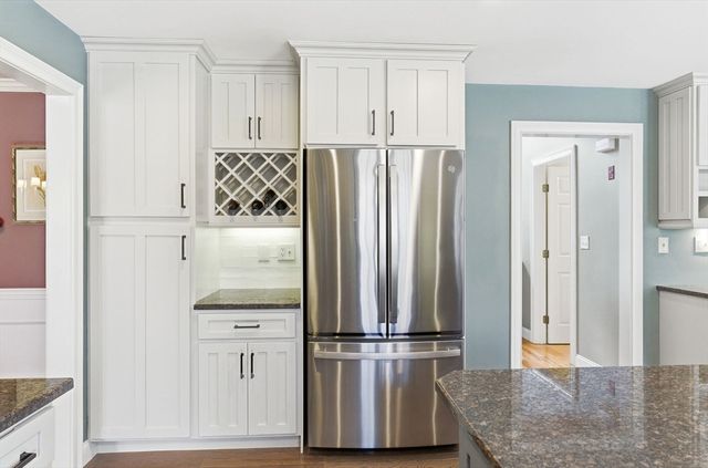 1 Selfridge Rd, Bedford, MA 01730