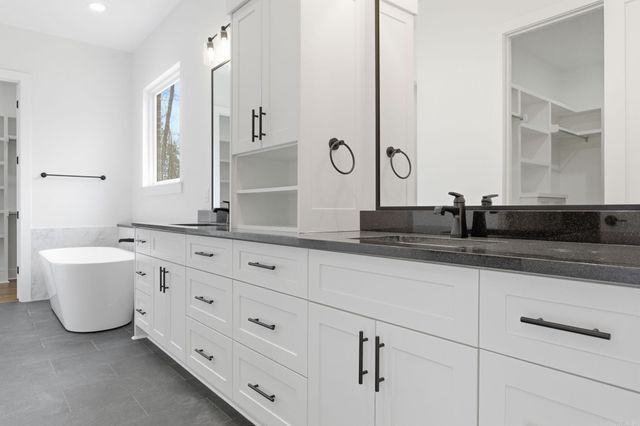 3053 Avilla Manor, Alexander, AR 72002