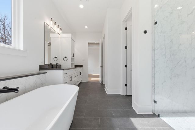 3053 Avilla Manor, Alexander, AR 72002