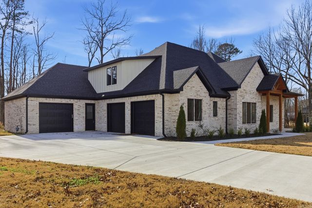 3053 Avilla Manor, Alexander, AR 72002