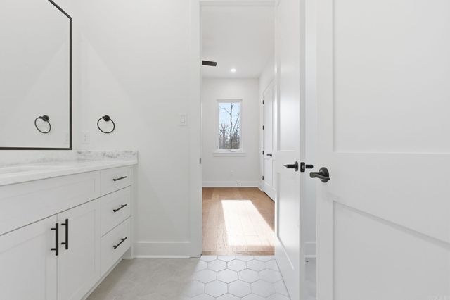 3053 Avilla Manor, Alexander, AR 72002