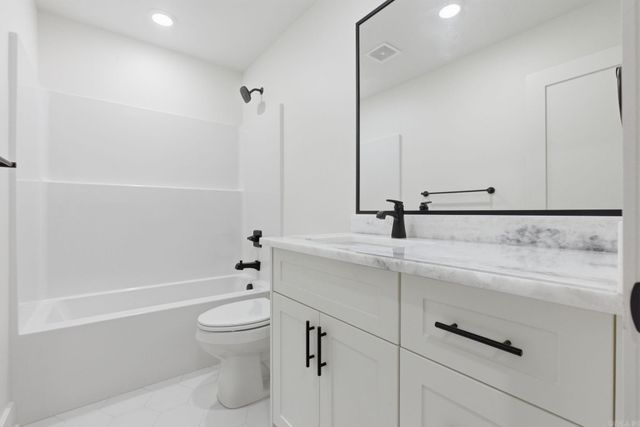 3053 Avilla Manor, Alexander, AR 72002