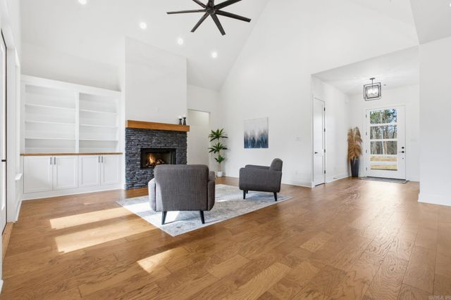 3053 Avilla Manor, Alexander, AR 72002