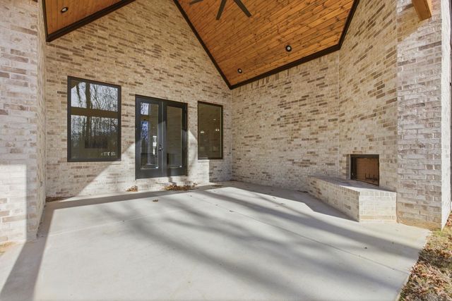 3053 Avilla Manor, Alexander, AR 72002