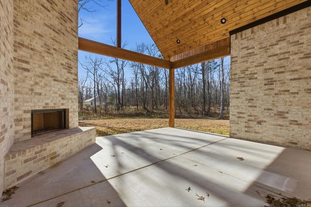 3053 Avilla Manor, Alexander, AR 72002