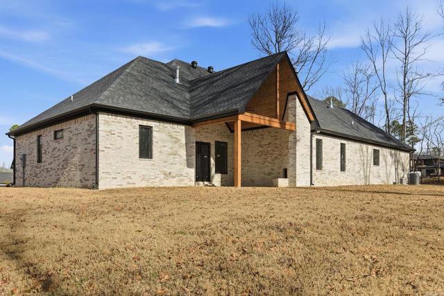 3053 Avilla Manor, Alexander, AR 72002