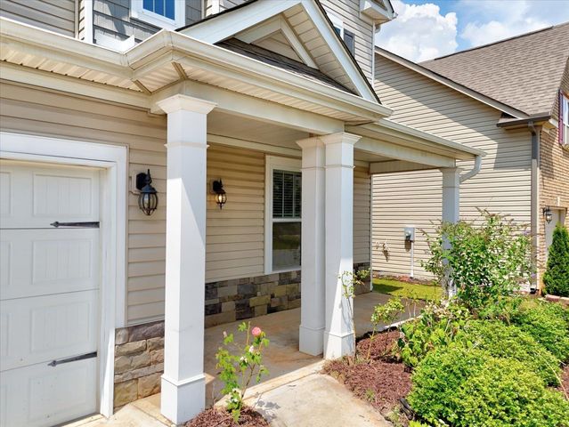 845 Deepwood Court, Boiling Springs, SC 29316