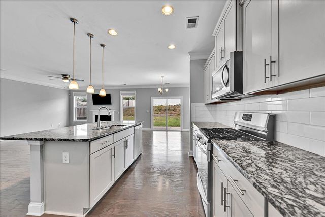 845 Deepwood Court, Boiling Springs, SC 29316