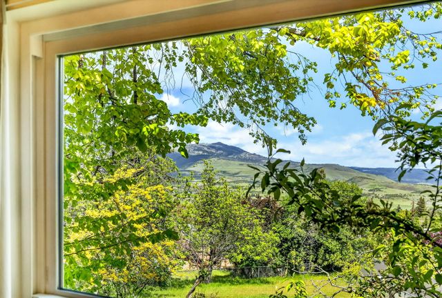 480 Harrison Street, Ashland, OR 97520
