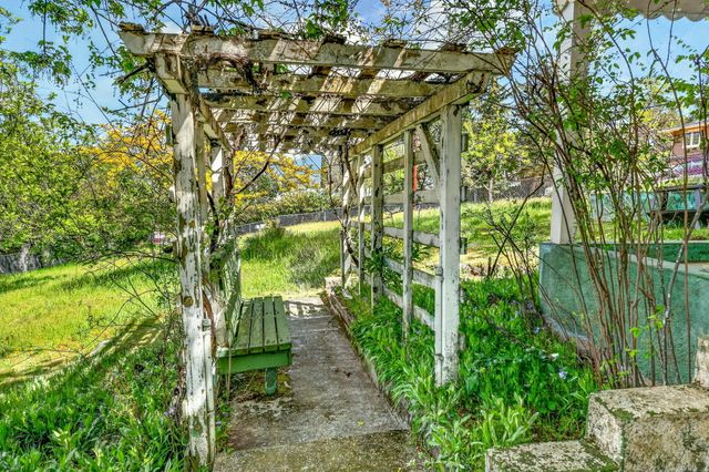 480 Harrison Street, Ashland, OR 97520