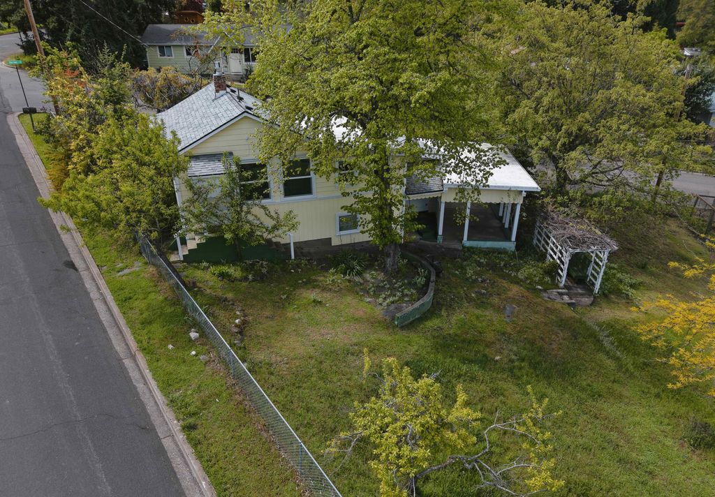 480 Harrison Street, Ashland, OR 97520