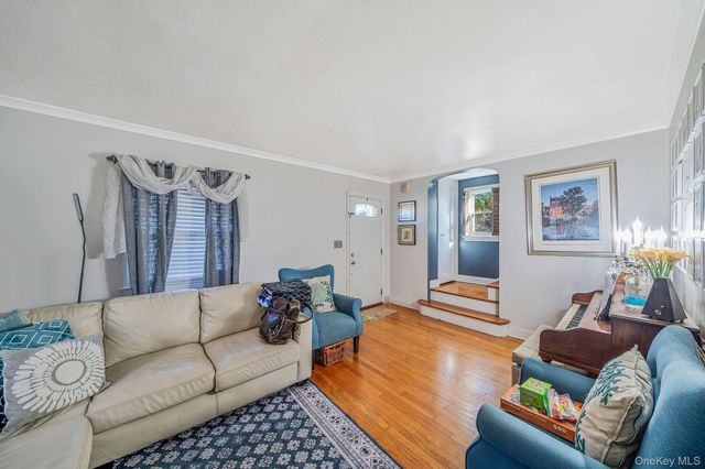 64 E Chester Street, Valley Stream, NY 11580