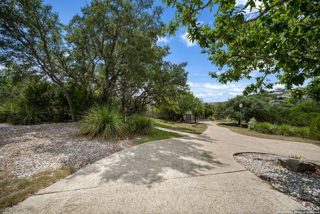 8227 Rocking Horse, Boerne, TX 78015