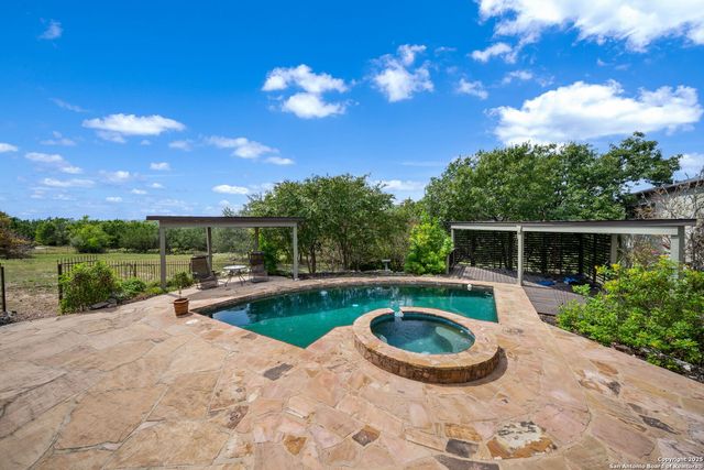 8227 Rocking Horse, Boerne, TX 78015