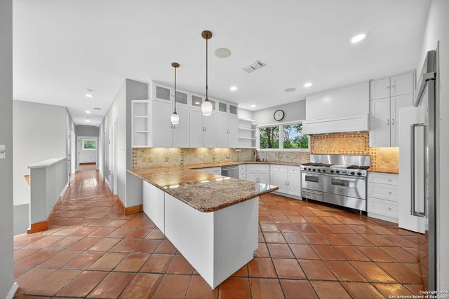 8227 Rocking Horse, Boerne, TX 78015