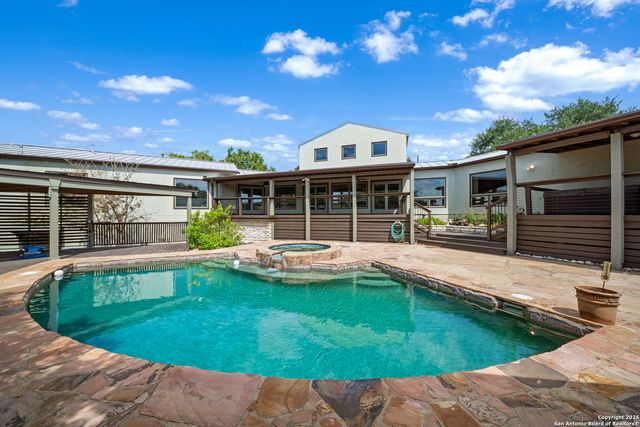 8227 Rocking Horse, Boerne, TX 78015