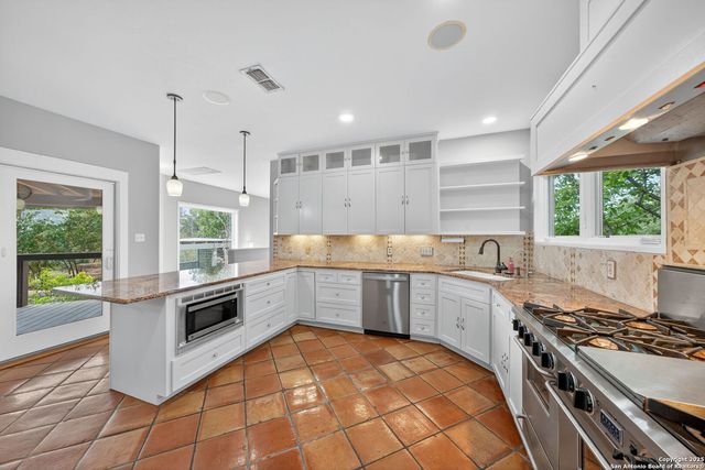 8227 Rocking Horse, Boerne, TX 78015
