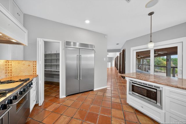 8227 Rocking Horse, Boerne, TX 78015
