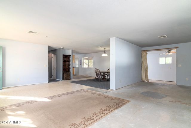 214 S Hing Drive, Superior, AZ 85173