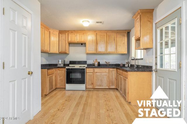 214 S Hing Drive, Superior, AZ 85173