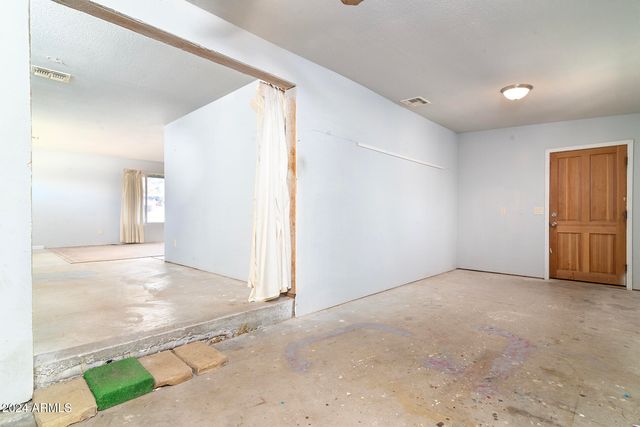 214 S Hing Drive, Superior, AZ 85173