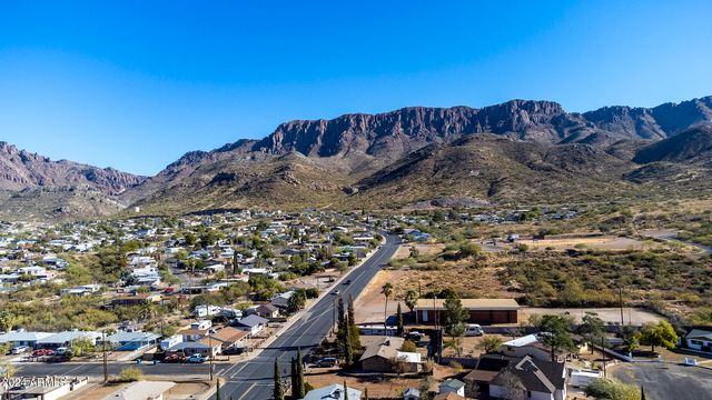 214 S Hing Drive, Superior, AZ 85173