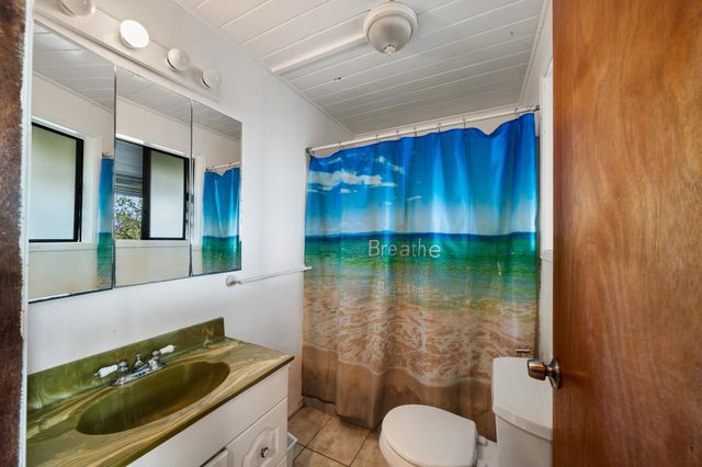 17 Door Of Faith Rd, Haiku, HI 96708