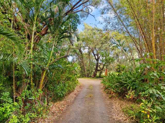 17 Door Of Faith Rd, Haiku, HI 96708