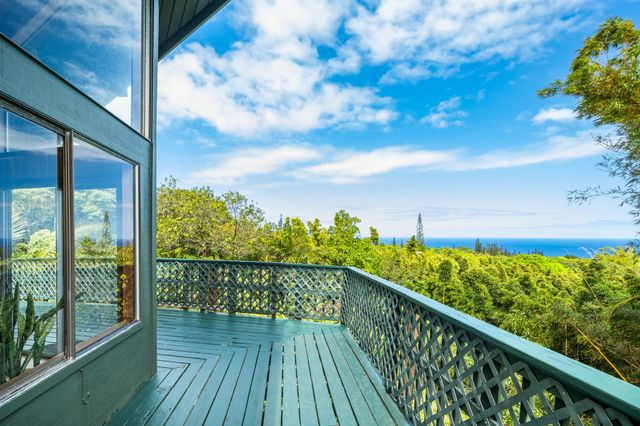 17 Door Of Faith Rd, Haiku, HI 96708