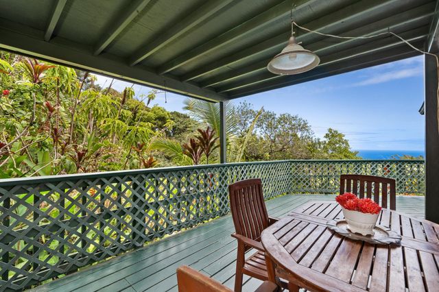 17 Door Of Faith Rd, Haiku, HI 96708