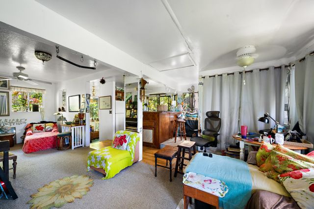 17 Door Of Faith Rd, Haiku, HI 96708