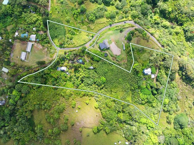 17 Door Of Faith Rd, Haiku, HI 96708