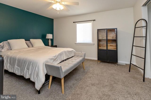 17 LISA DR, Blackwood, NJ 08012