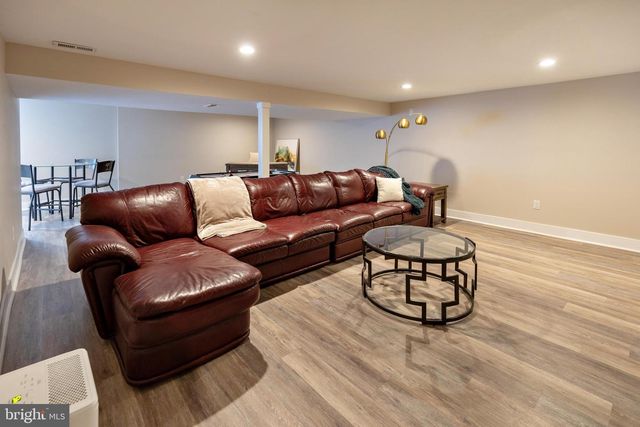 17 LISA DR, Blackwood, NJ 08012