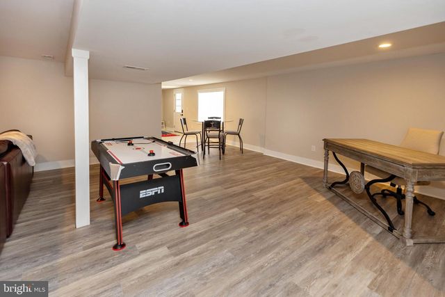 17 LISA DR, Blackwood, NJ 08012