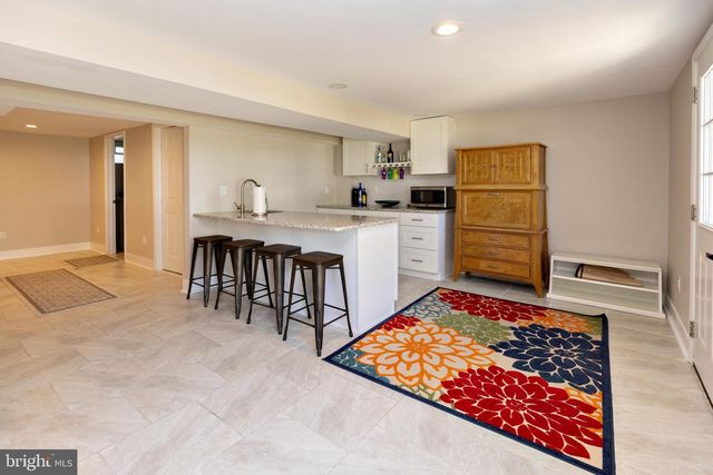 17 LISA DR, Blackwood, NJ 08012