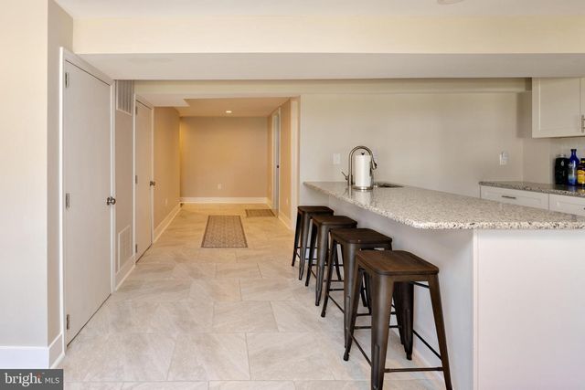 17 LISA DR, Blackwood, NJ 08012