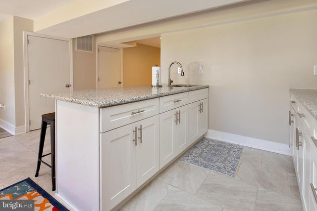 17 LISA DR, Blackwood, NJ 08012