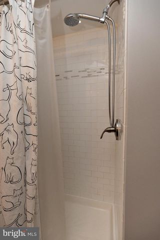 17 LISA DR, Blackwood, NJ 08012