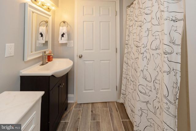 17 LISA DR, Blackwood, NJ 08012