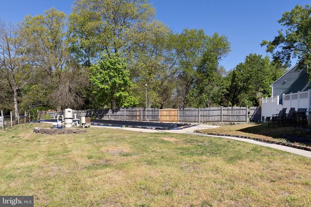 17 LISA DR, Blackwood, NJ 08012