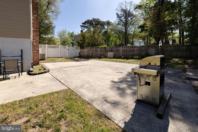 17 LISA DR, Blackwood, NJ 08012
