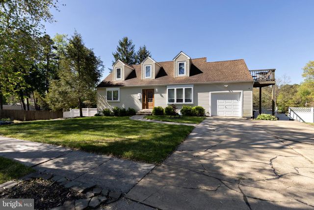 17 LISA DR, Blackwood, NJ 08012