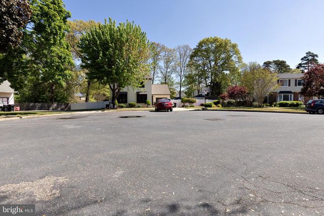 17 LISA DR, Blackwood, NJ 08012