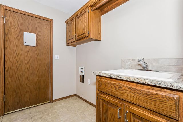 232 Bent Tree Ct, Andover, KS 67002