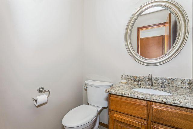 232 Bent Tree Ct, Andover, KS 67002