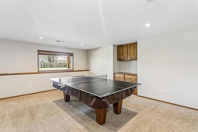 232 Bent Tree Ct, Andover, KS 67002